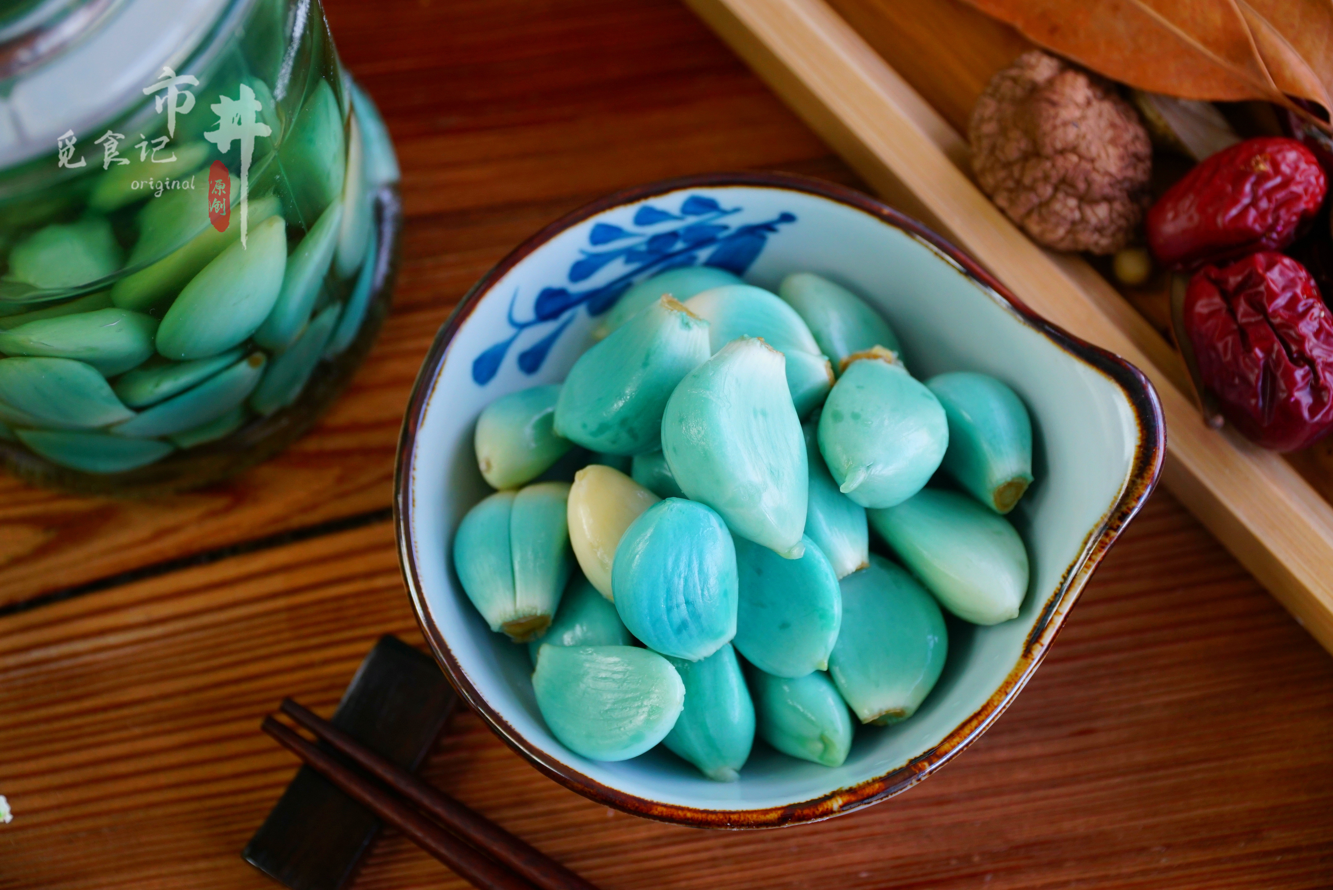 腌腊八蒜又绿又脆的方法,正常腊八蒜怎么腌最清爽脆