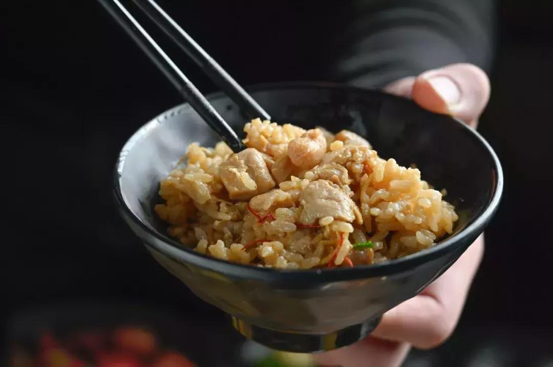 这家烤肉巨头新店开业就“爆店”！现在还能免费吃肉，这也太棒了