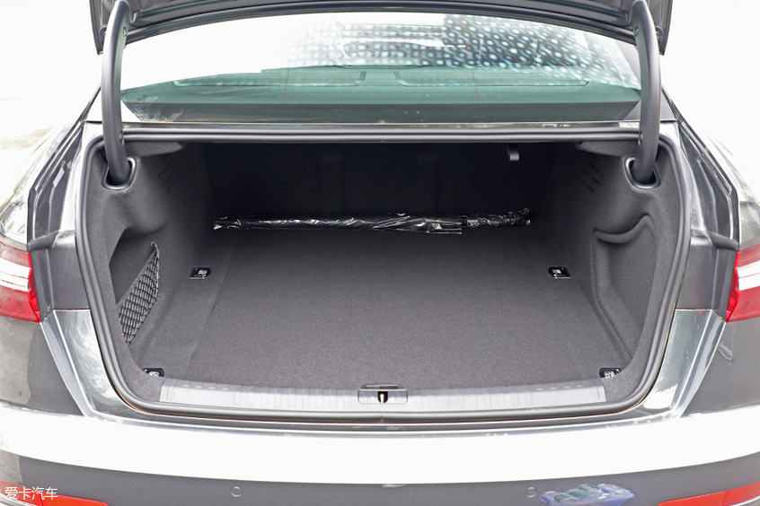 低配奥迪a6l值得买吗,低配奥迪a6l都有什么配置