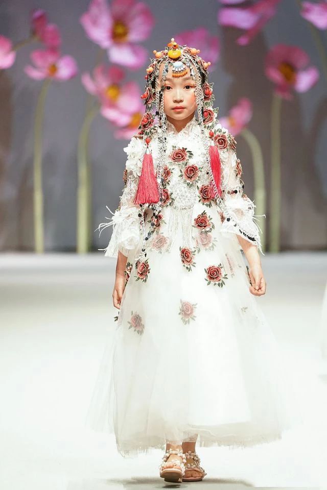 童装时装周走秀秋冬款2021,北京时装周2022秀场风采童装