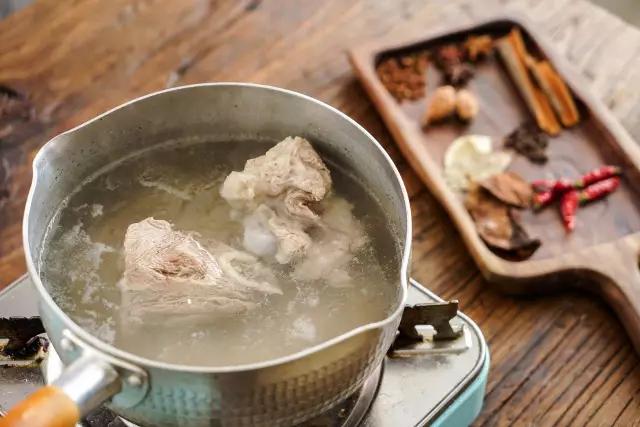 在家怎么做螺蛳粉更简单又好吃,自己在家怎么煮螺蛳粉才能更好喝