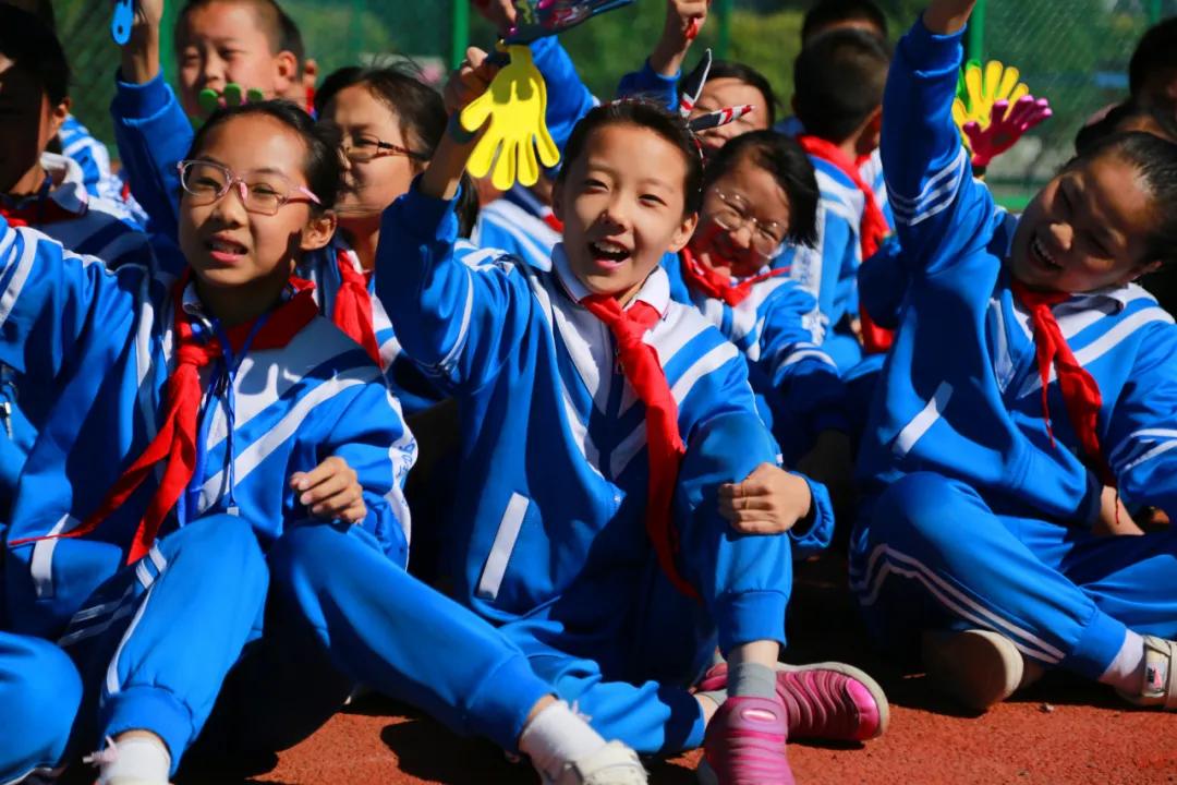 快乐足球放飞自我,青少年校园足球联赛拉开帷幕