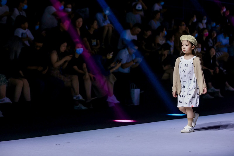 抖音童装秋冬新品,抖音爱慕童装