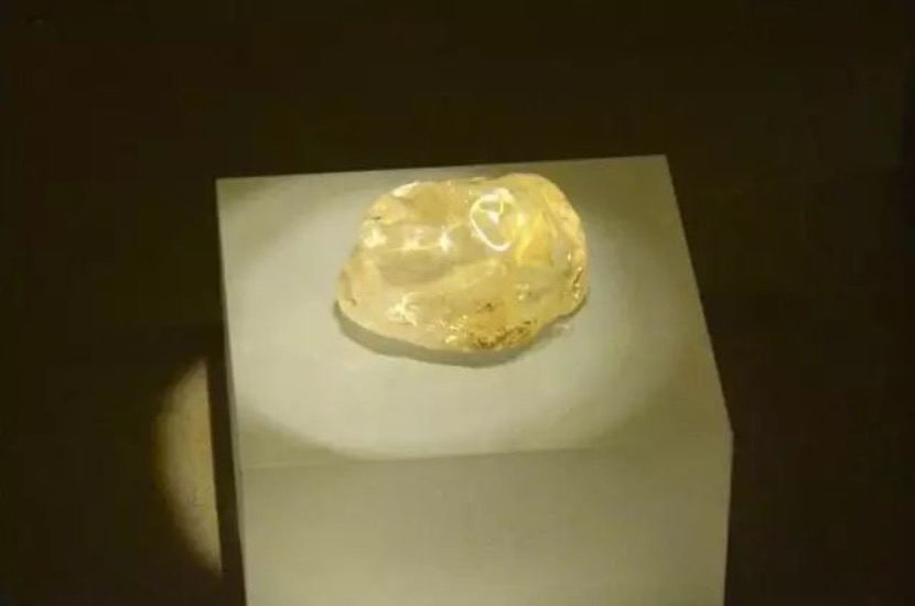 克什米尔蓝宝石的历史,印度克什米尔蓝宝石的特征