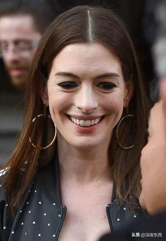 她曾被美国人黑成狗,还碰到*子骗**男友,光鲜背后原来处处都是坑