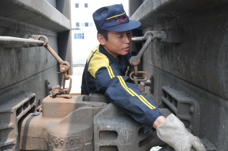 本科生进铁路局有什么前景,本科毕业到铁路局有前景吗