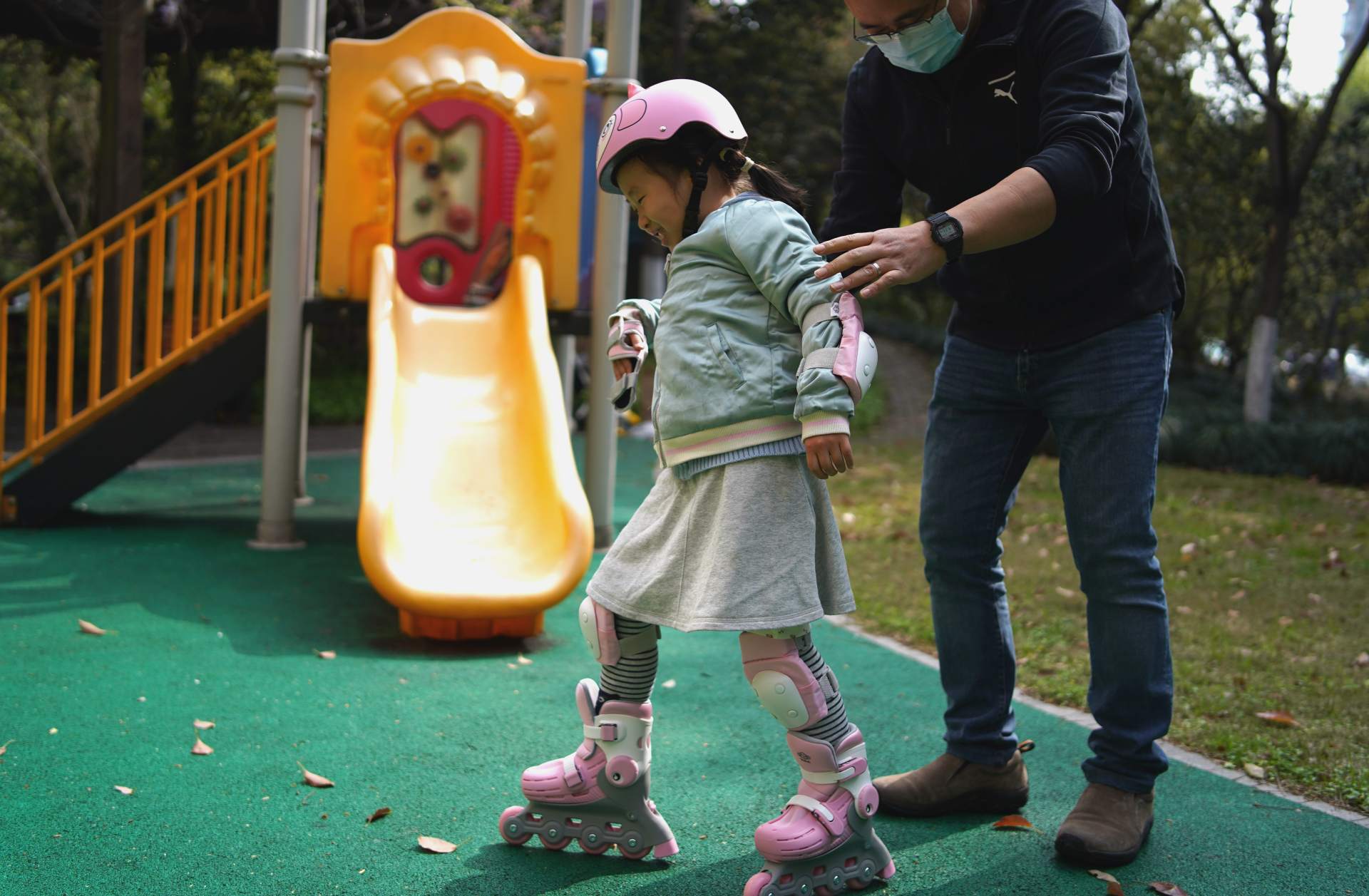 柒小佰儿童轮滑护具,柒小佰轮滑推荐