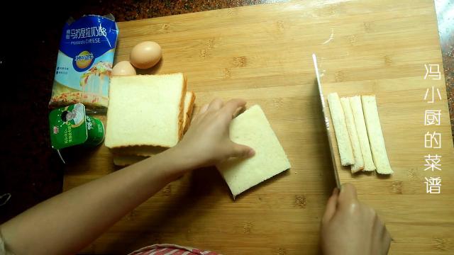 早餐吐司最简单的做法,超解馋吐司早餐比干吃好吃百倍