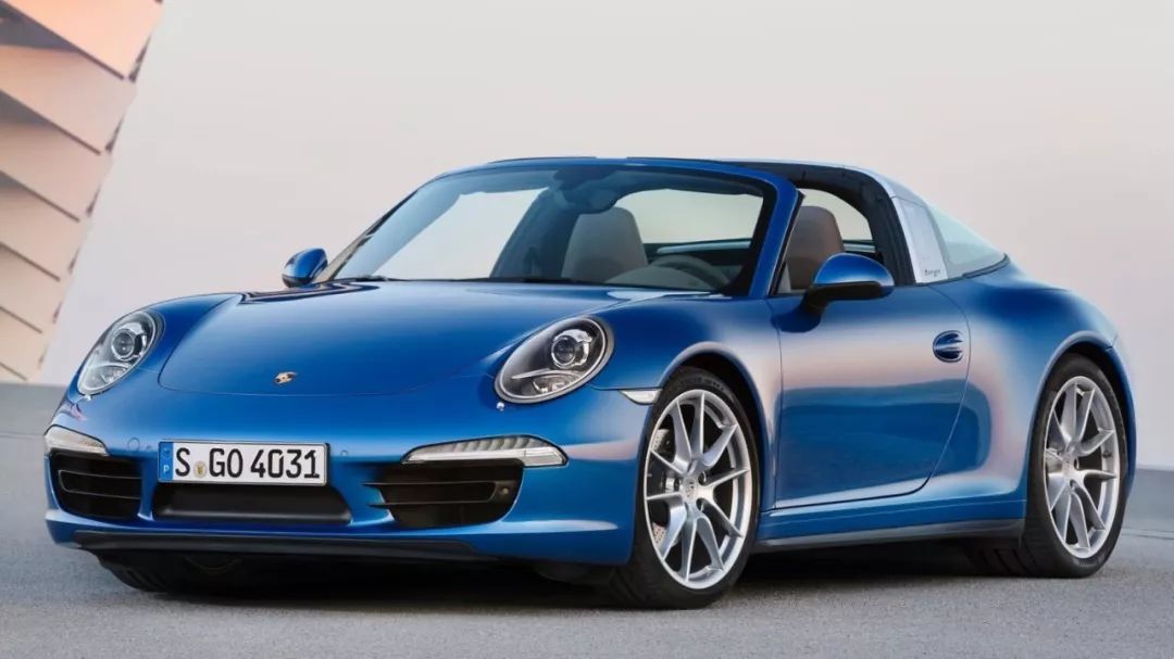 用保时捷911来存粮食，在瑞士连松鼠的生活品质都那么高