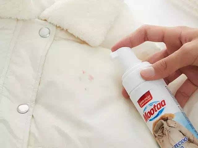 脏羽绒服真的可以一喷去污吗,羽绒服上的毛领脏了正确洗涤方法