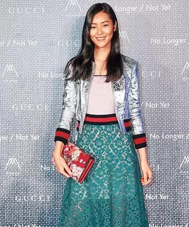 刘雯大包包推荐,刘雯同款豹纹包包