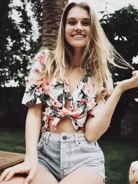 夏天别只穿t恤,夏天到了t恤别再这样穿搭配衬衫