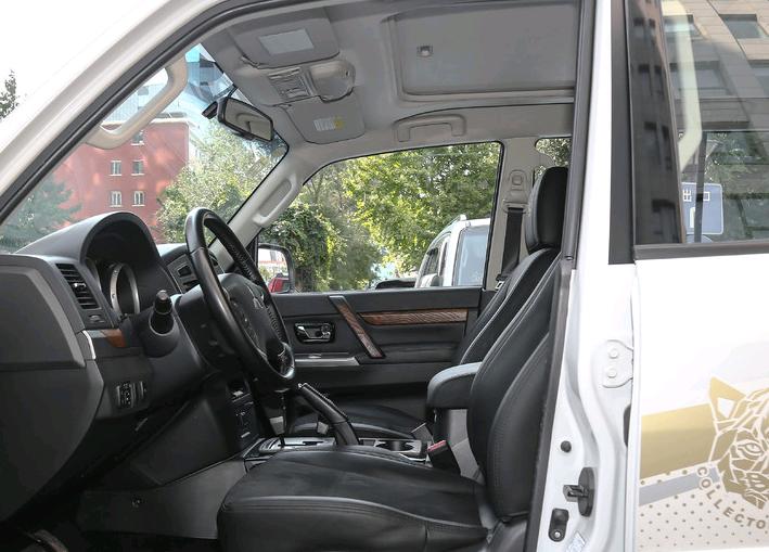 汉兰达3.5和帕杰罗3.0哪个好,三菱帕杰罗2020缺点