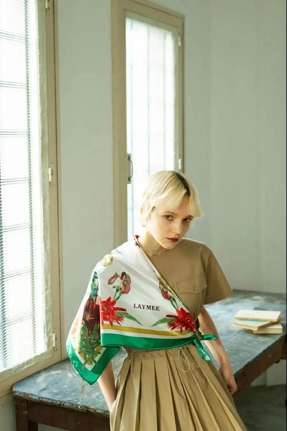 丝巾的100种系法,90x90方形丝巾的系法慢动作视频