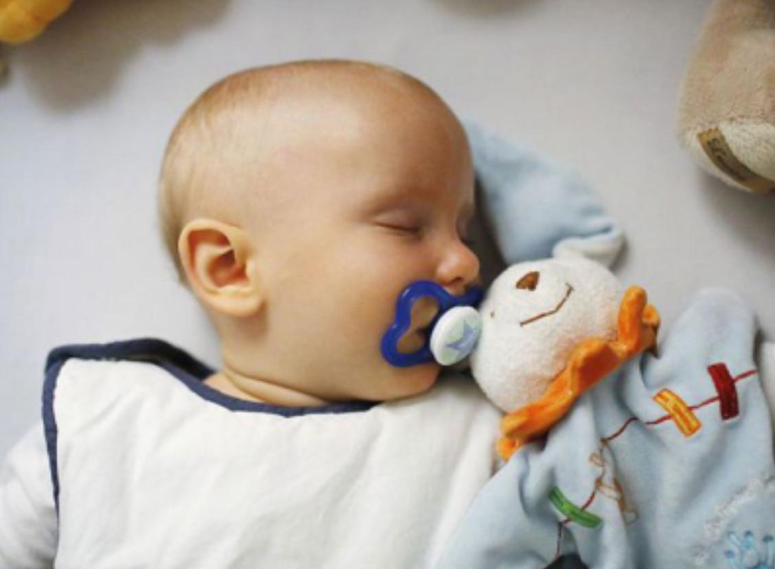 1岁宝宝总是有意无意撅嘴,1岁宝宝总使劲咧嘴