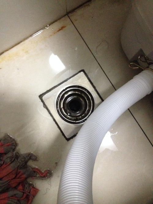 洗衣机排水管能插在地漏吗,洗衣机排水管能不能放在下水道里