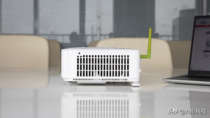 明基投影仪e520无线投屏,手机怎么投屏到明基685投影仪