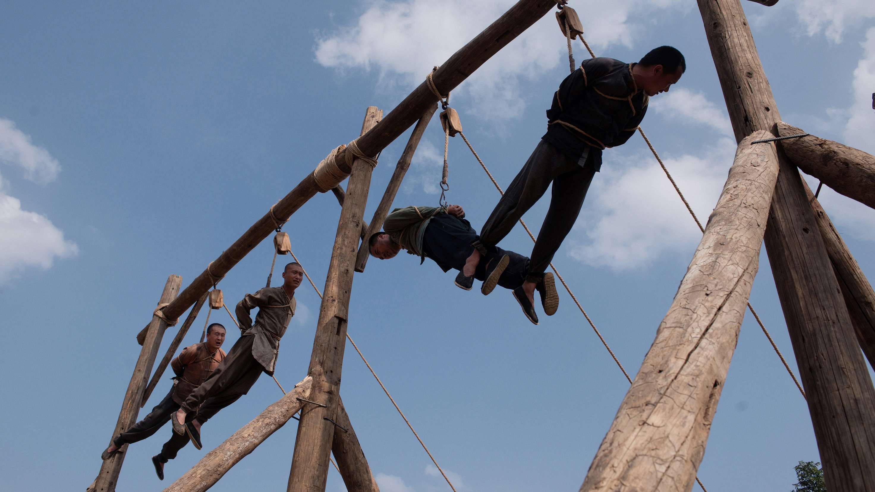 我拍了数千名路人甲，“成年人不要给自己编织梦想”|图集