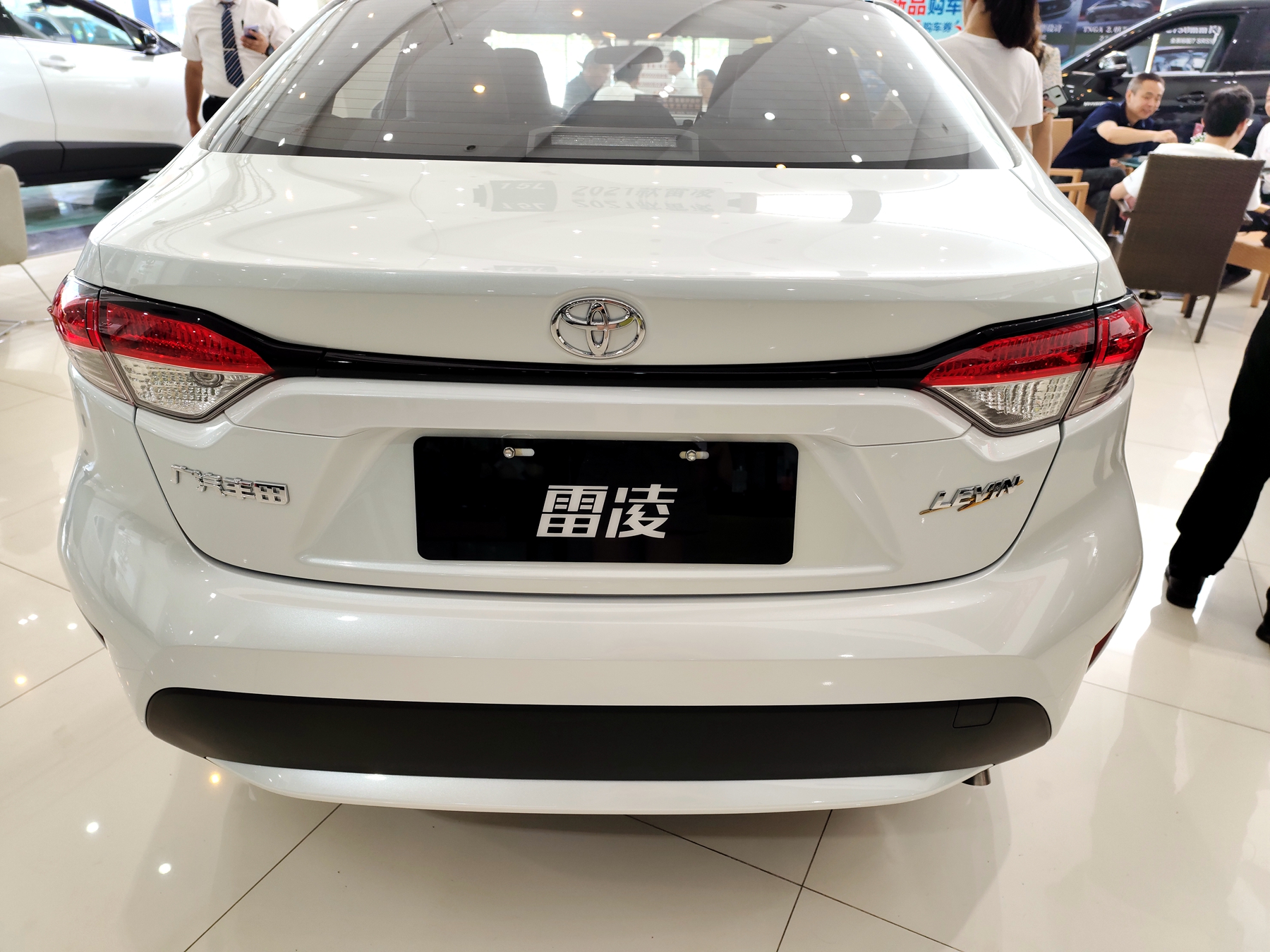 丰田雷凌1.5l三缸最低配,丰田雷凌1.5进取版实拍