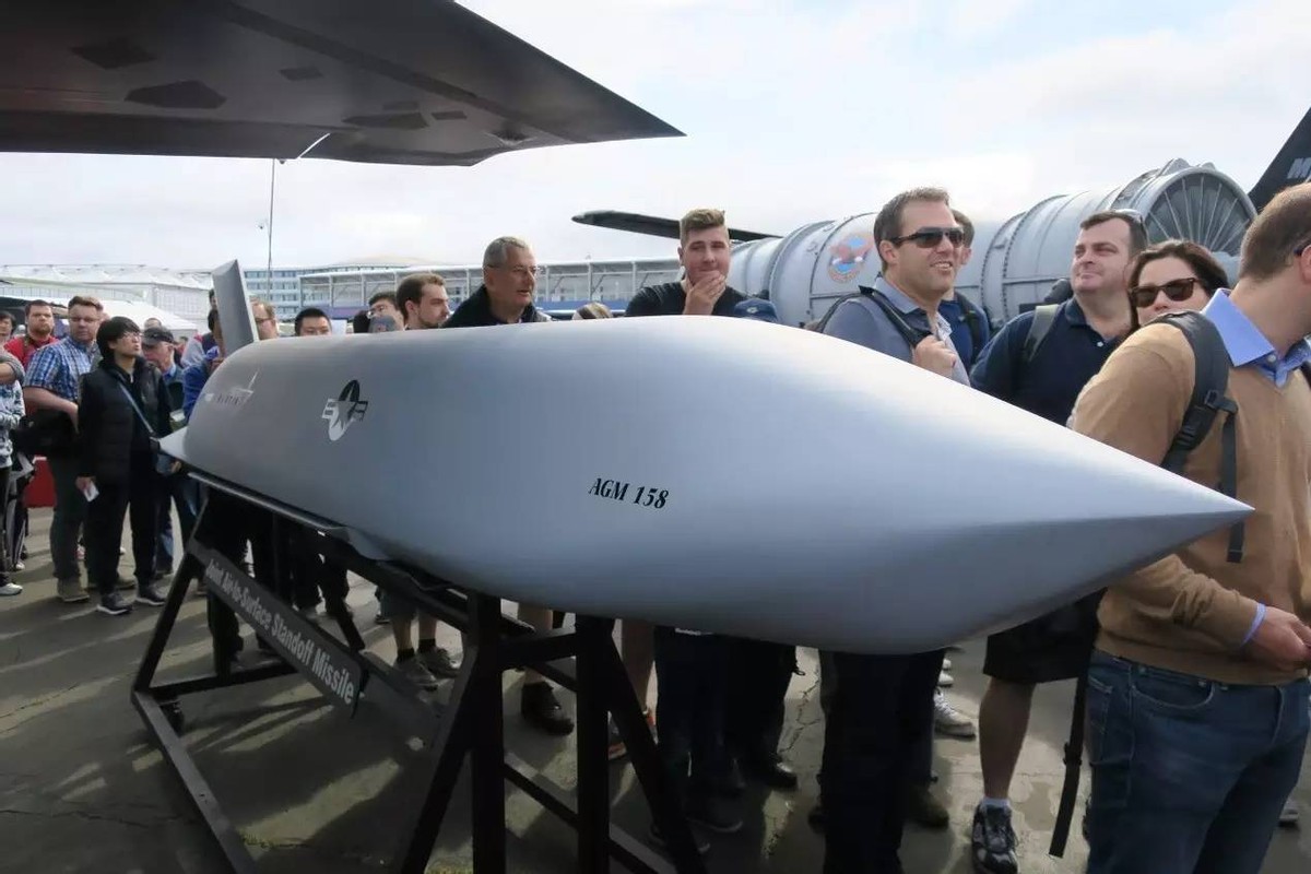 运输机改巡航导弹轰炸机,运输机改造大型轰炸机