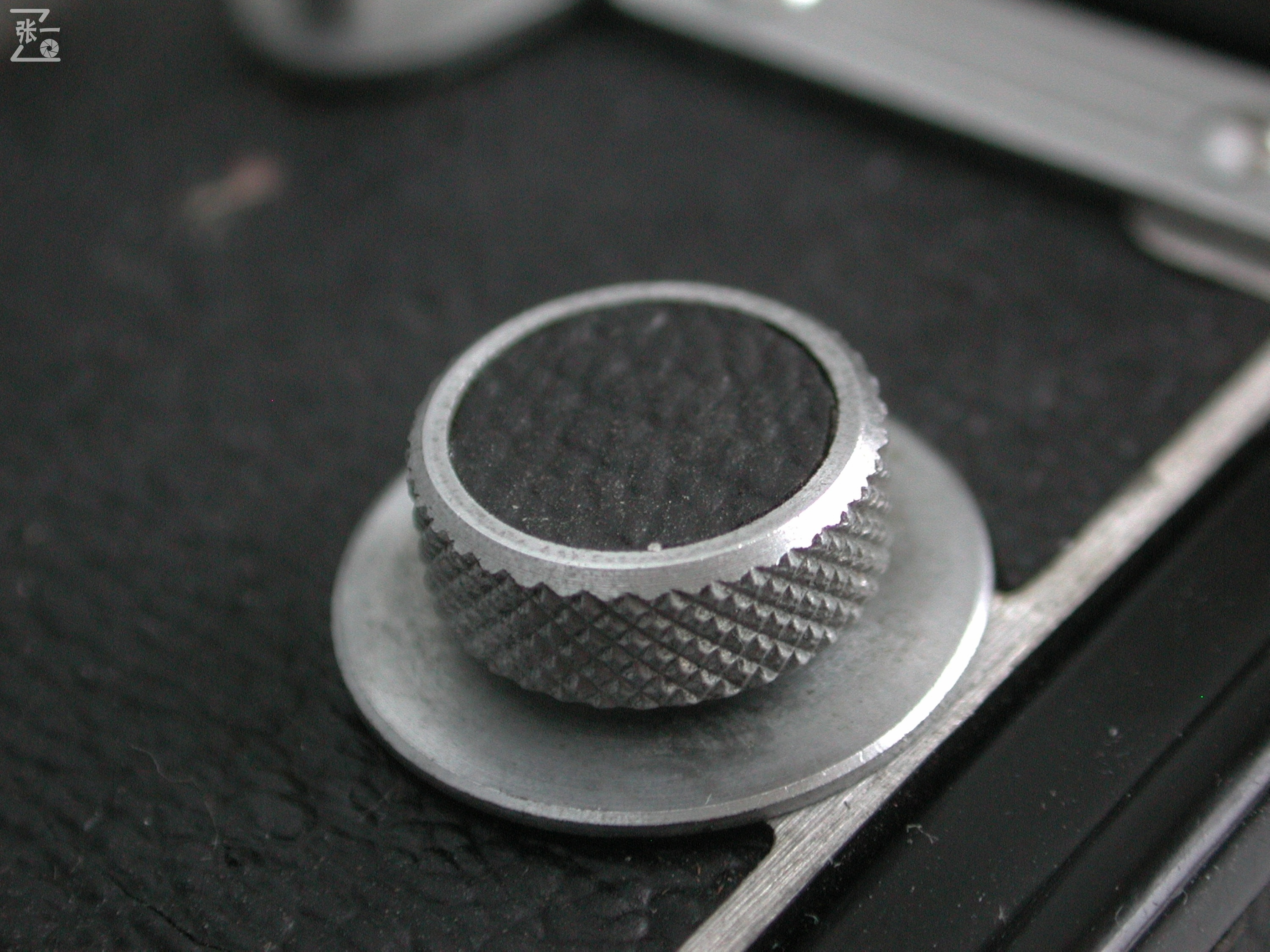 右手调焦的双反照相机：WalzflexIIIA！日本制造