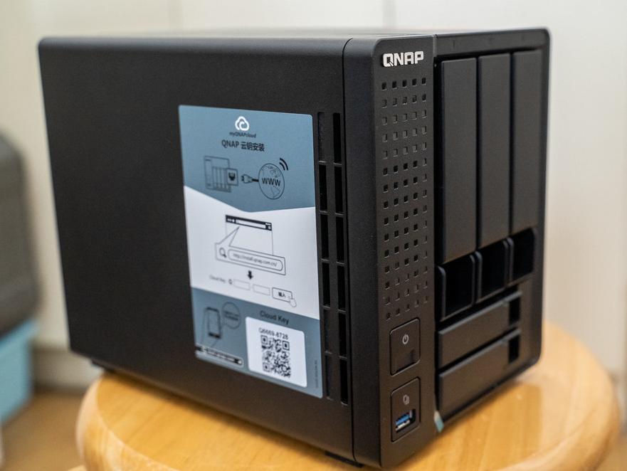 群晖2.5寸nas硬盘推荐,2023威联通nas和群晖nas对比