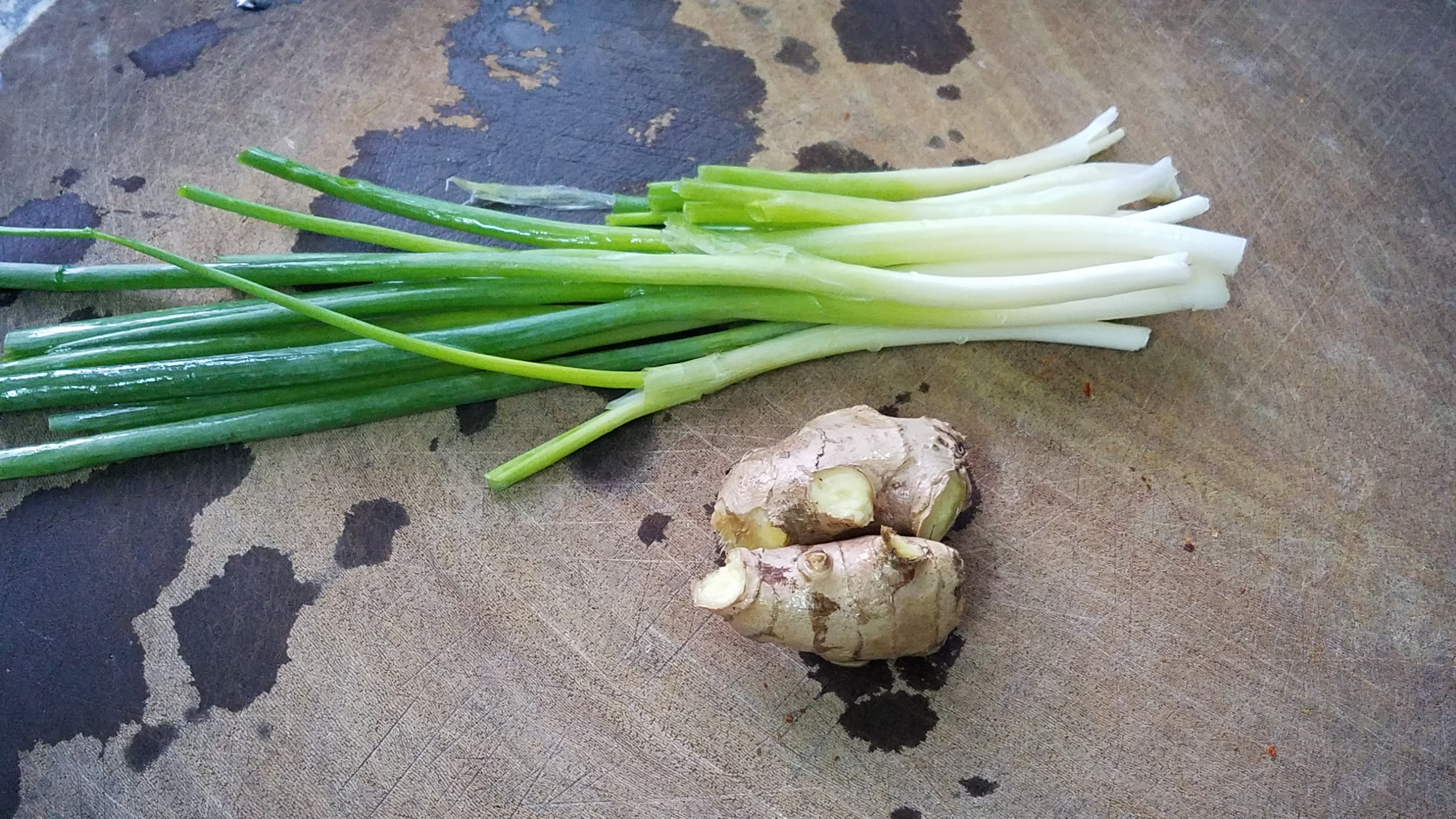 广东正宗的水煮盐焗鸡,广东用盐的盐焗鸡爪的正宗做法