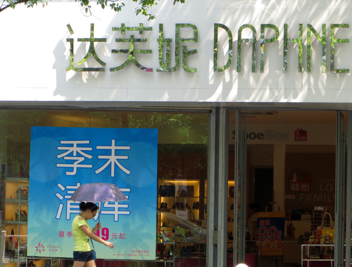 年轻人为什么都不买奔驰了,年轻人为什么不买绝味了