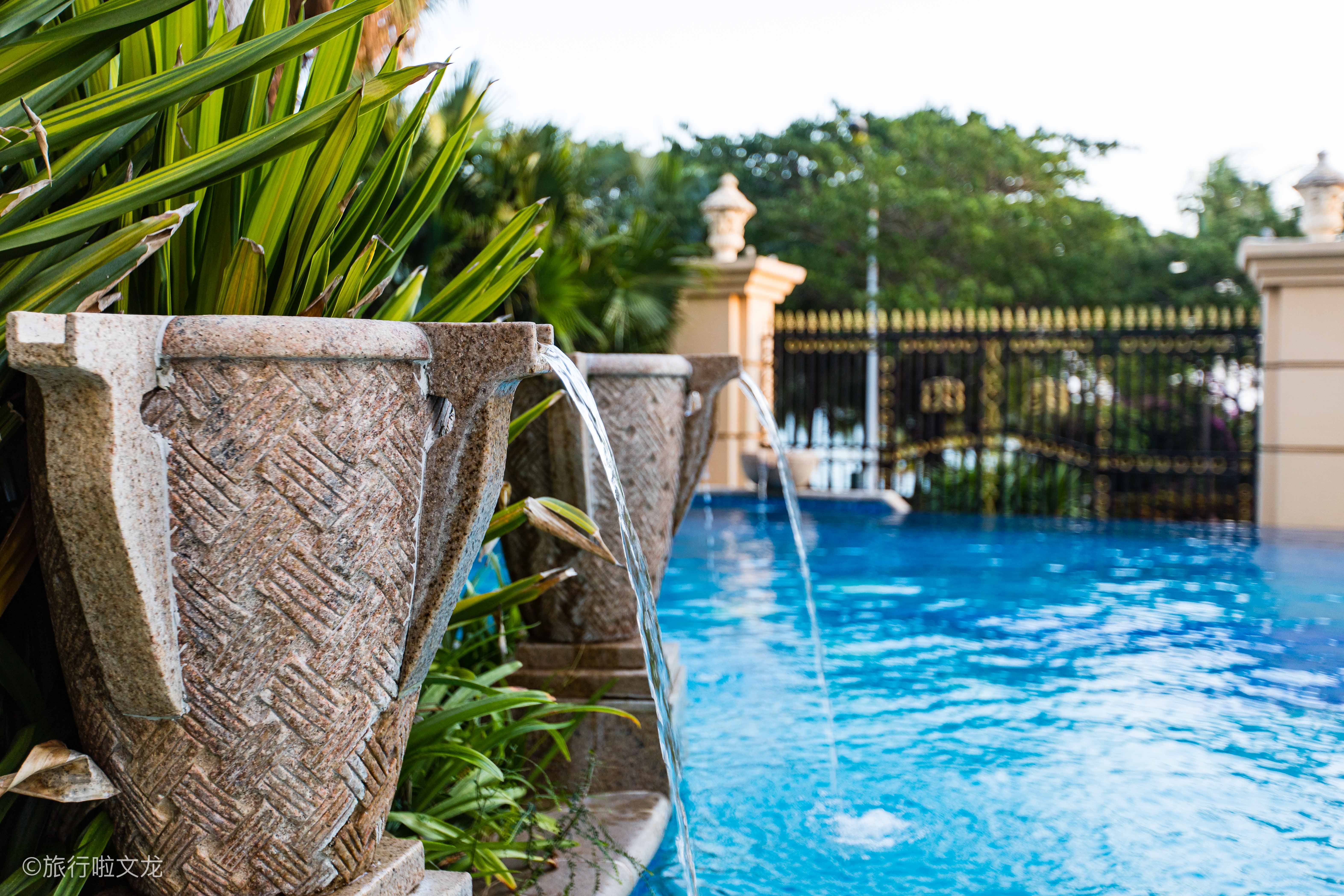 三亚离沙滩只有十米的酒店,三亚最值得推荐的三个酒店