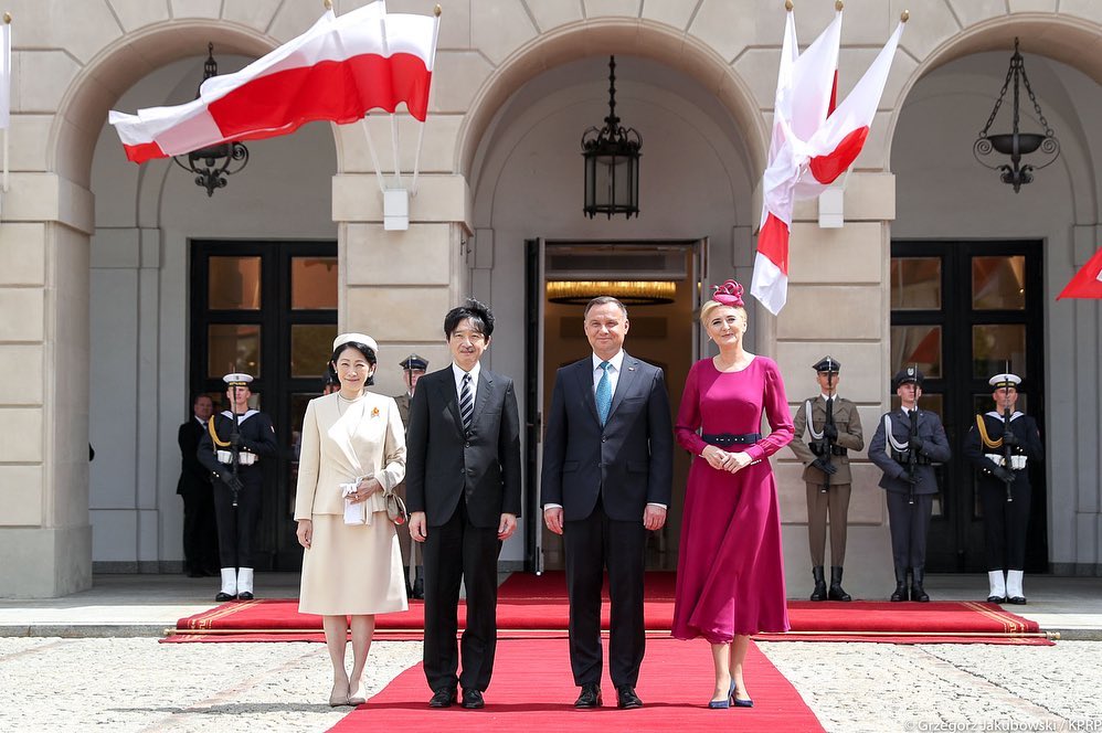 她打遍天下无敌手，红裙让丹麦王妃惨败，同框梅拉尼亚也是稳赢