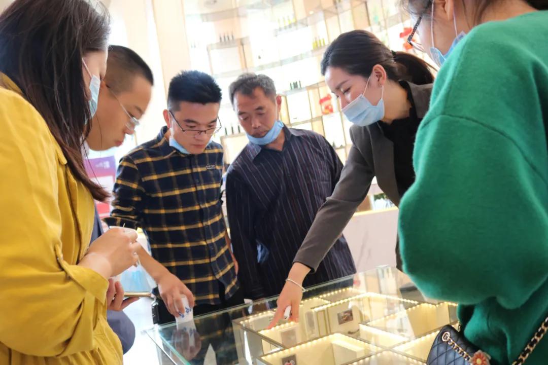 万达周年庆,集赞60个,免费领缅甸进口西瓜