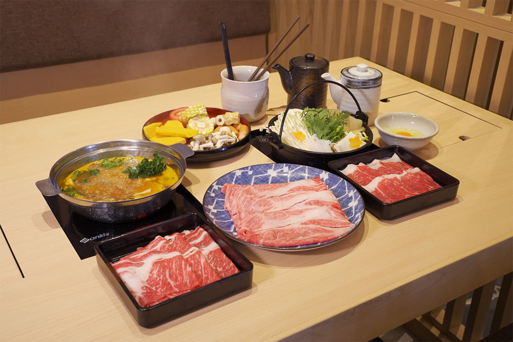 日本火锅和韩国火锅对比,中国的火锅vs俄罗斯火锅