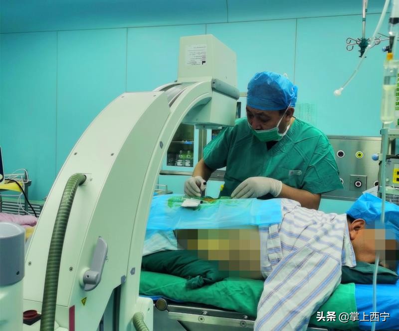 腰椎间盘突出疼痛病人,滁州一院疼痛科治腰间盘突出