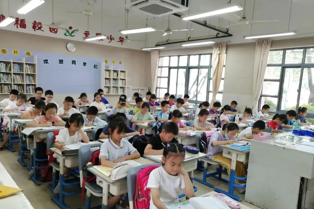 杭州小学生暑期托管服务,开学第一天小学托管
