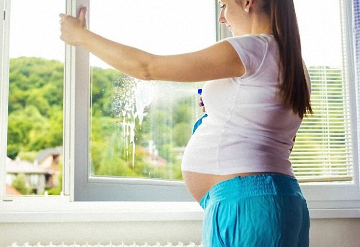 怀孕以后分泌物跟鼻涕水似的,怀孕分泌物多生下来宝宝会不会脏