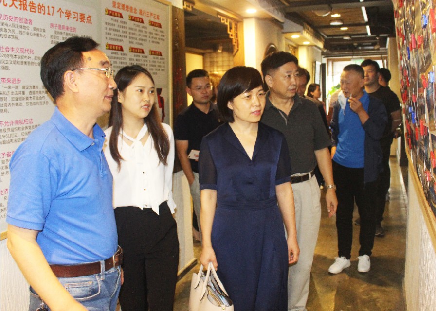 静松播报|潜江市委常委王玉梅一行到访四川省湖北商会