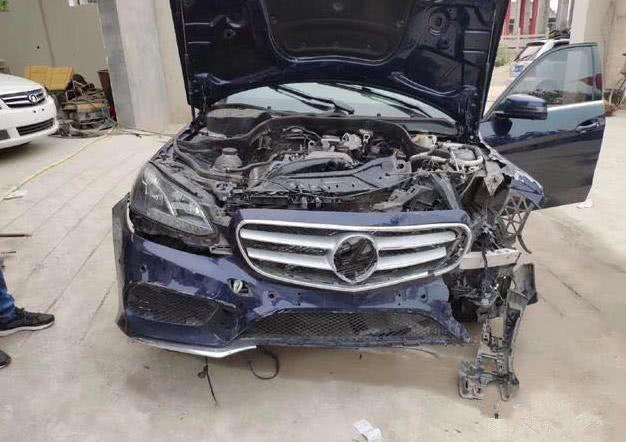 女子为参加聚会租奔驰,租奔驰参加同学聚会的悲惨事件