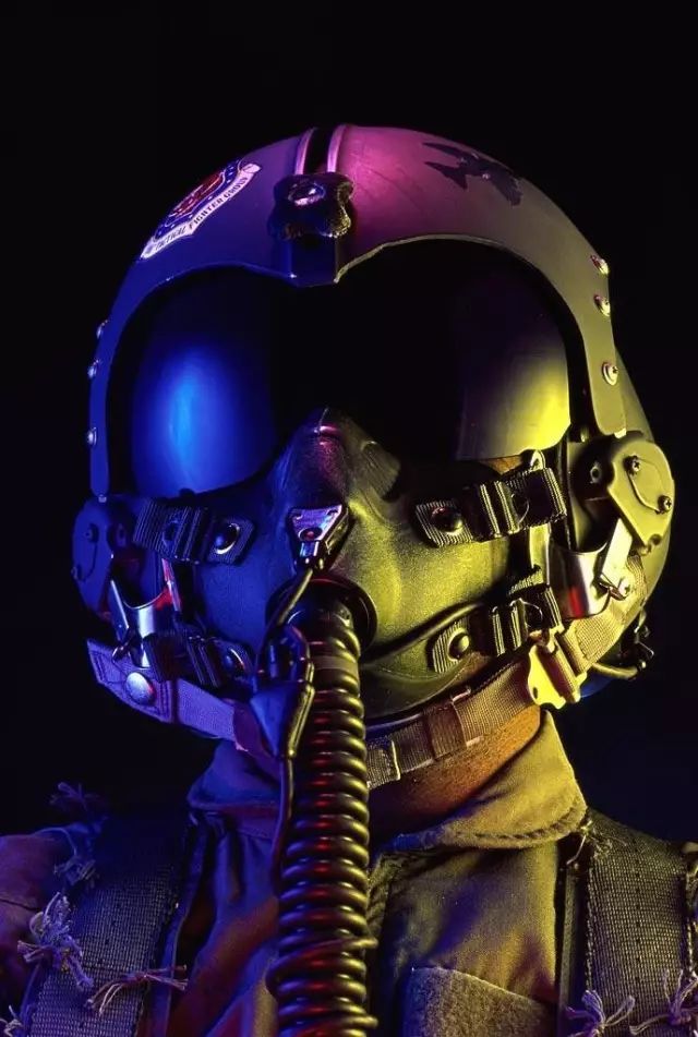 世界上最牛逼的头盔,世界上最贵的头盔是多少钱