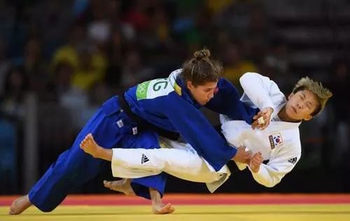 世警会赛程表,世警会比赛首日