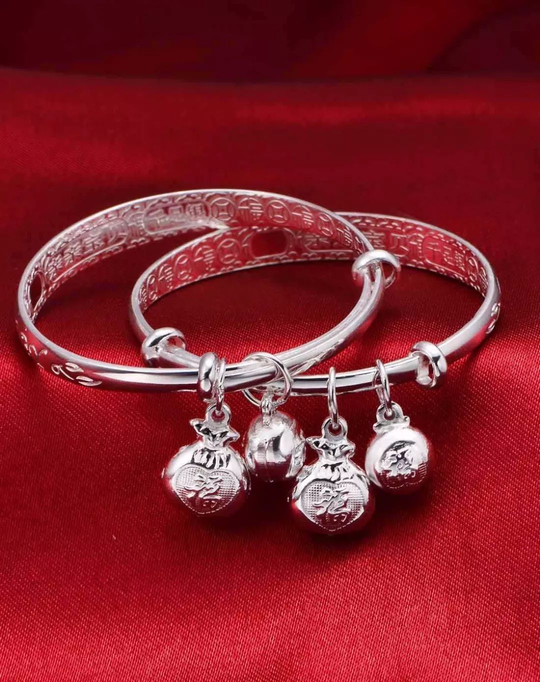 周大福和老凤祥哪个玉器好,周大福和老凤祥银饰哪个好