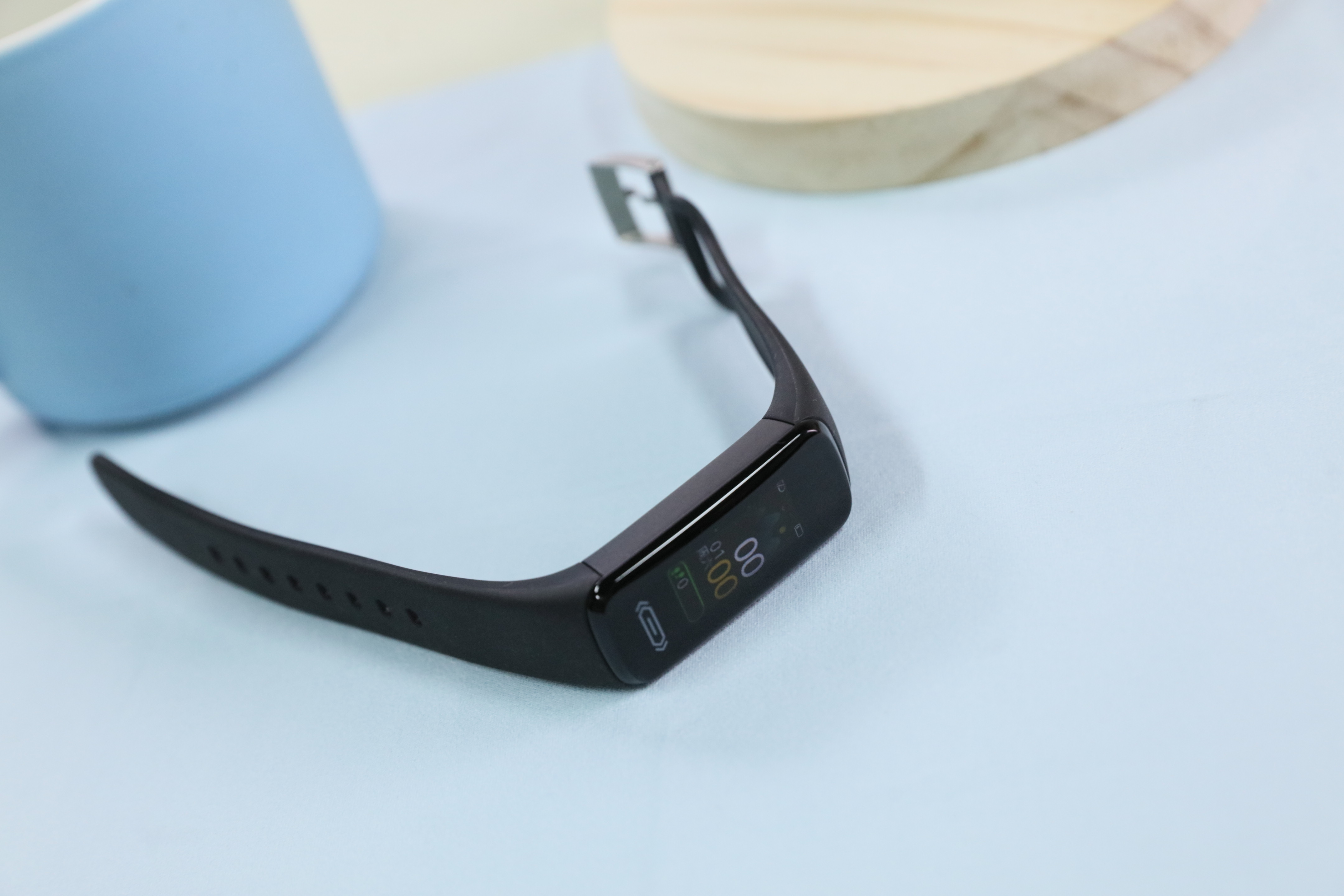 didoR6智能手环:送给准大学生表妹的礼物