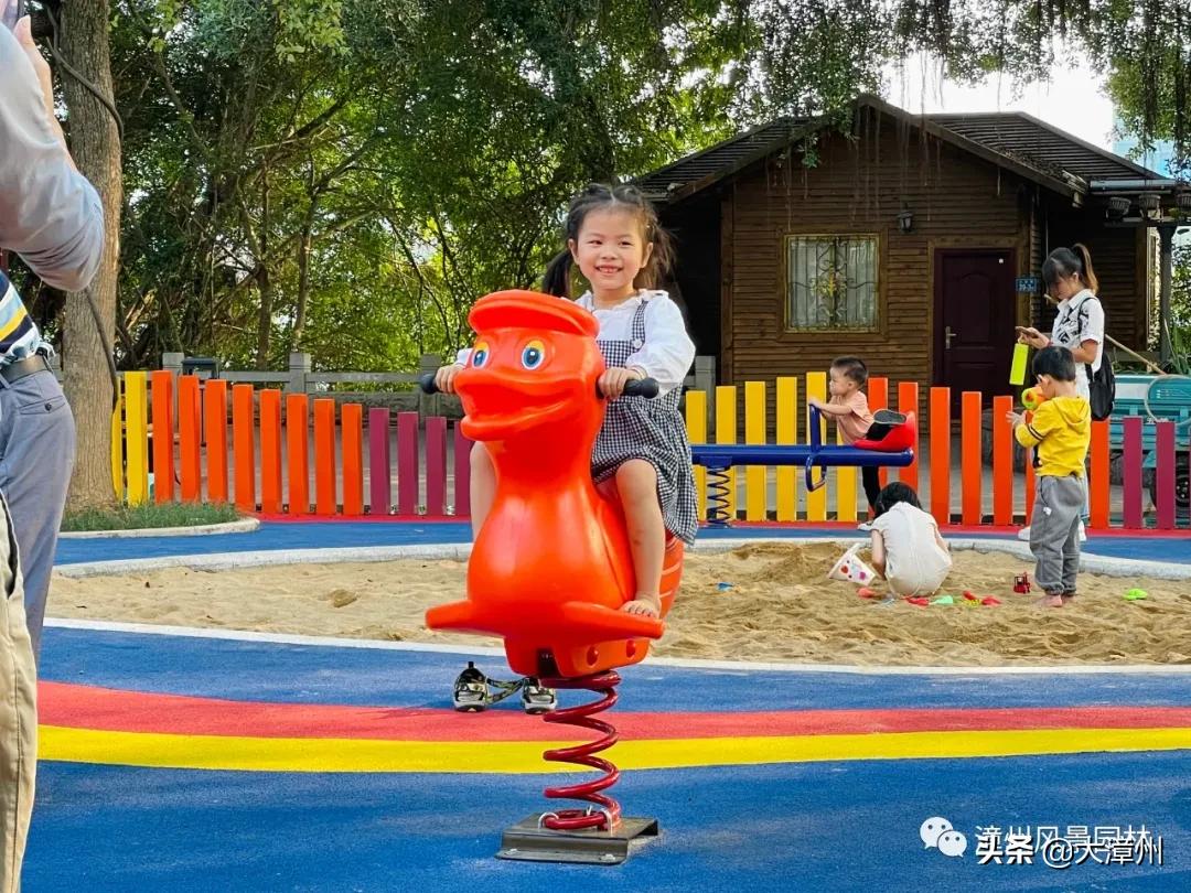 市区这8大公园“魔幻”变身！增添了游乐区、沙坑、足球场、彩绘墙....