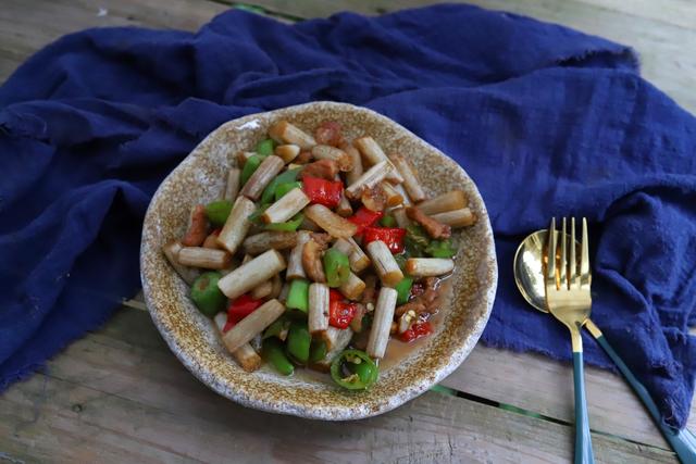 开袋即食香辣味藕带,藕下饭做法