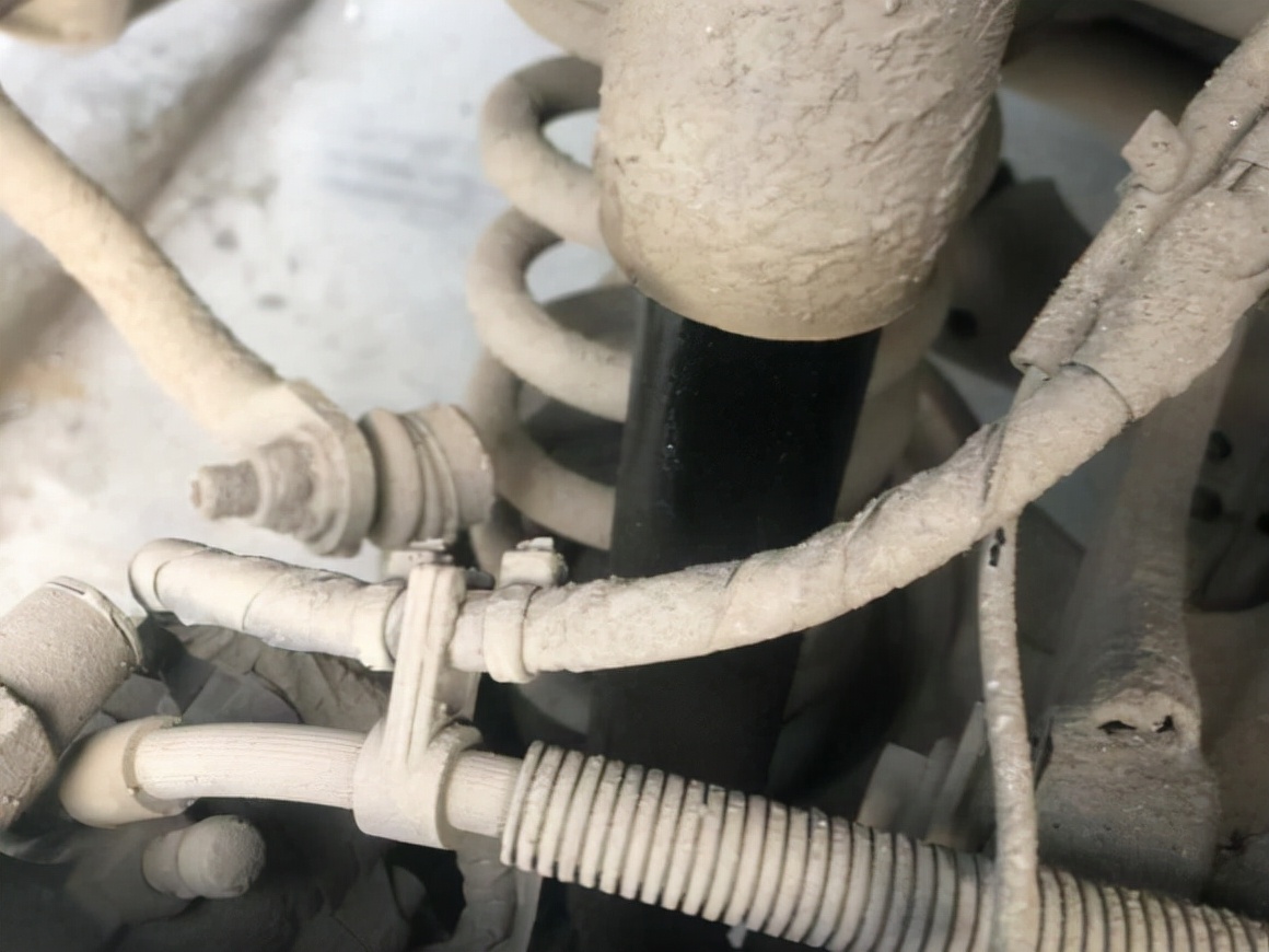 新款蒙迪欧2022底盘,蒙迪欧过烂路底盘嘎吱响