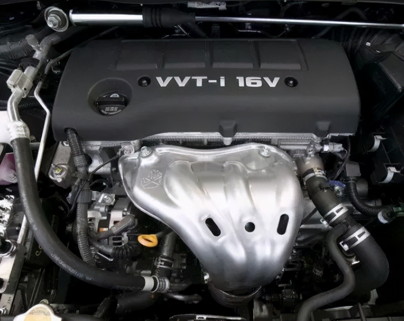 如何判断发动机皮带该更换了，很简单，女司机也可以轻易做到