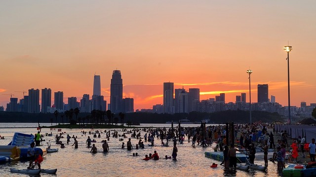 21-27℃，这是真的摘掉了火炉的帽子，再看武汉的热