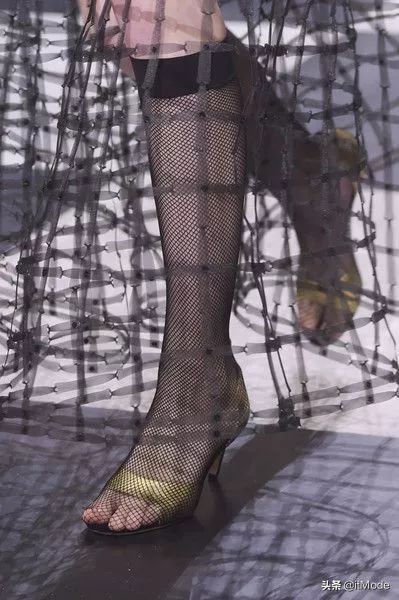 2024春夏五大流行趋势早穿早时髦,2019春夏4大流行趋势照着穿美到哭