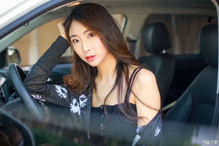 走稳重路线,北京现代ix35路上行驶视频