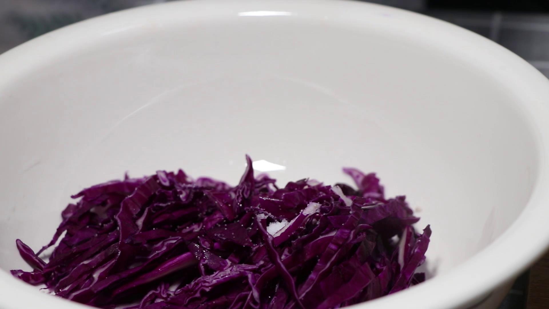 凉拌黄瓜紫甘蓝木耳的做法,凉拌黄瓜紫甘蓝怎么做好吃视频