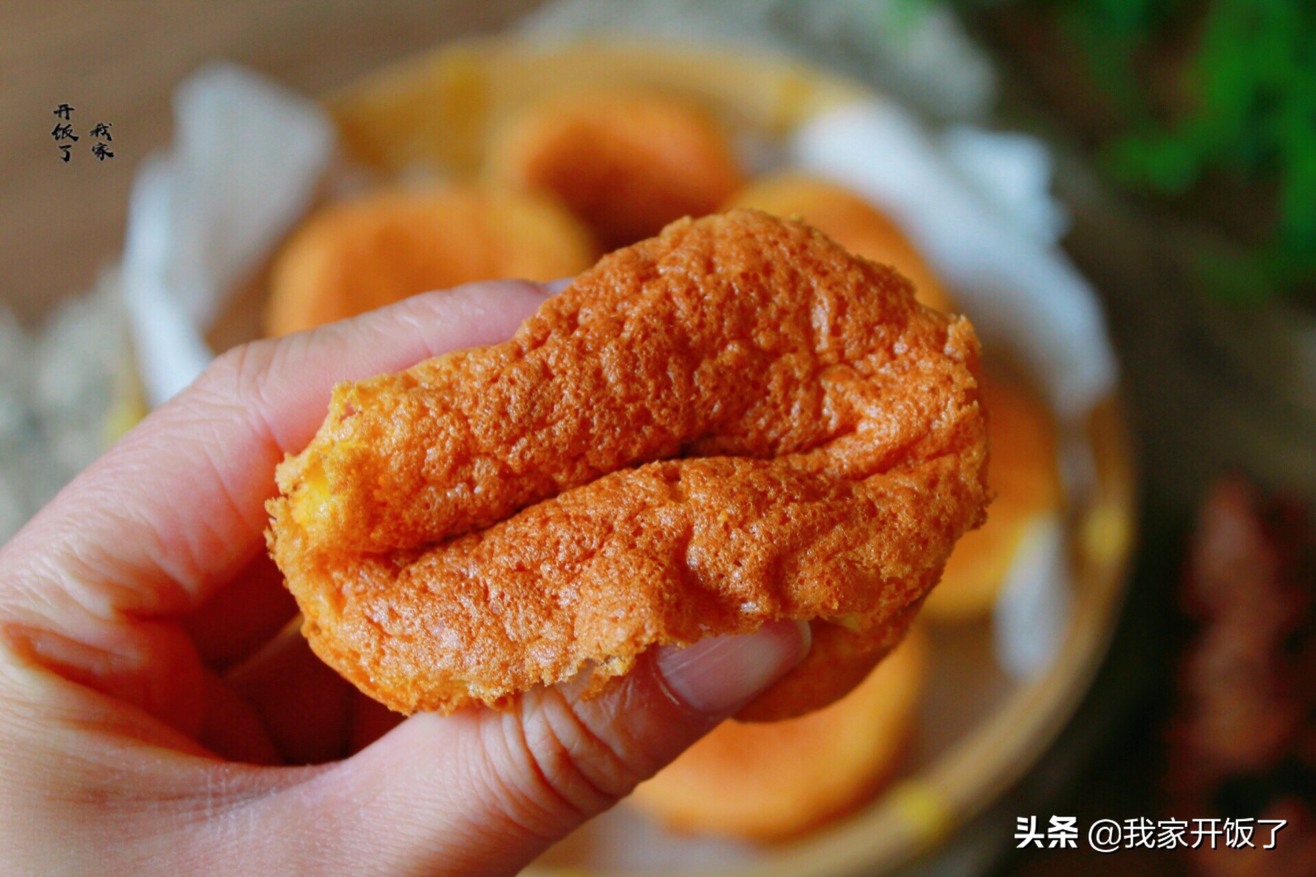 蜂蜜蛋糕不用打蛋器简单又好做,无水蜂蜜蛋糕打发技巧